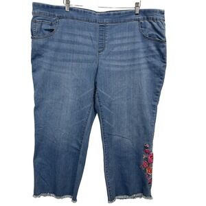 Pioneer Woman 2X Crop Capri Pull-on Raw Hem Jeans Floral Embroidery 45.5Wx23L